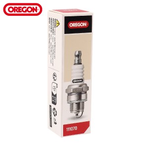 OREGON หัวเทียนเครื่องเลื่อย/ตัดหญ้า แท้ นำเข้า 111070
